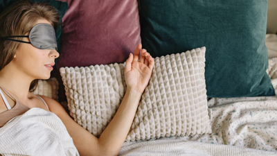 眠る時間が”美しい肌”を育てる〜睡眠と美肌の深い関係〜